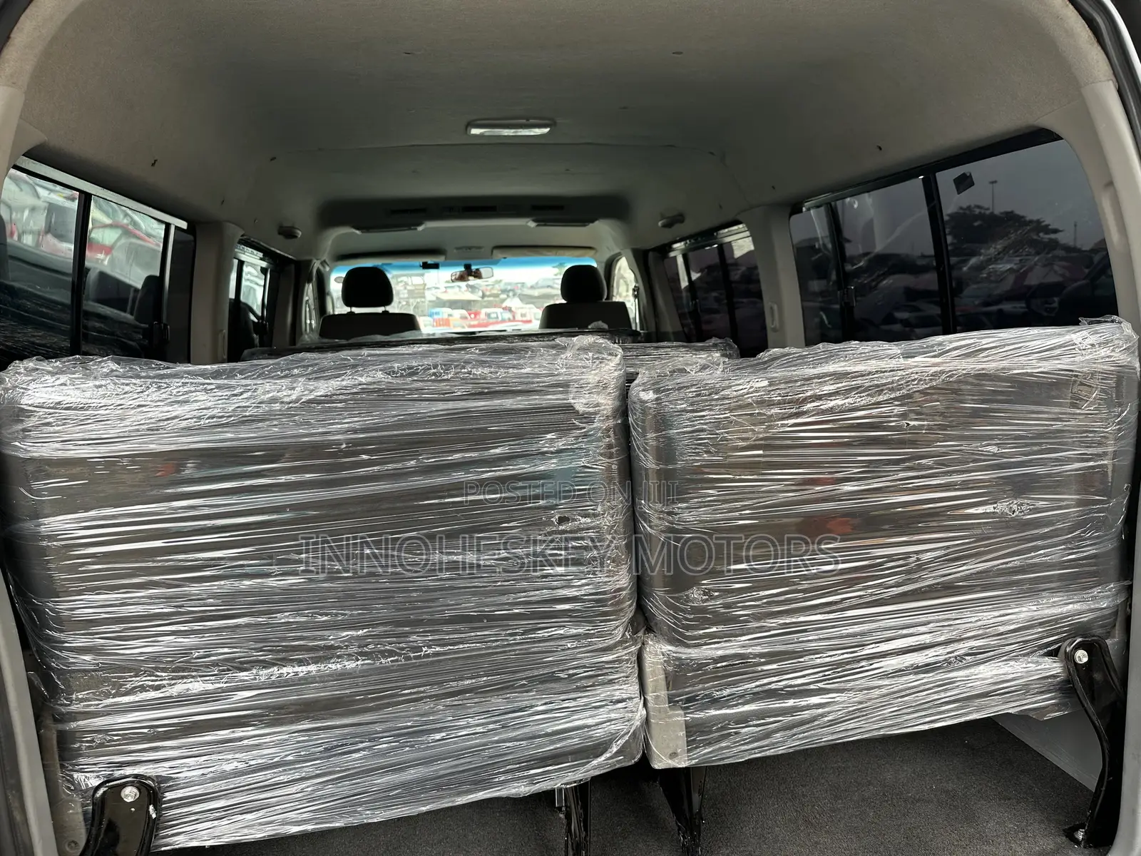 Toyota HiAce 2010 Black