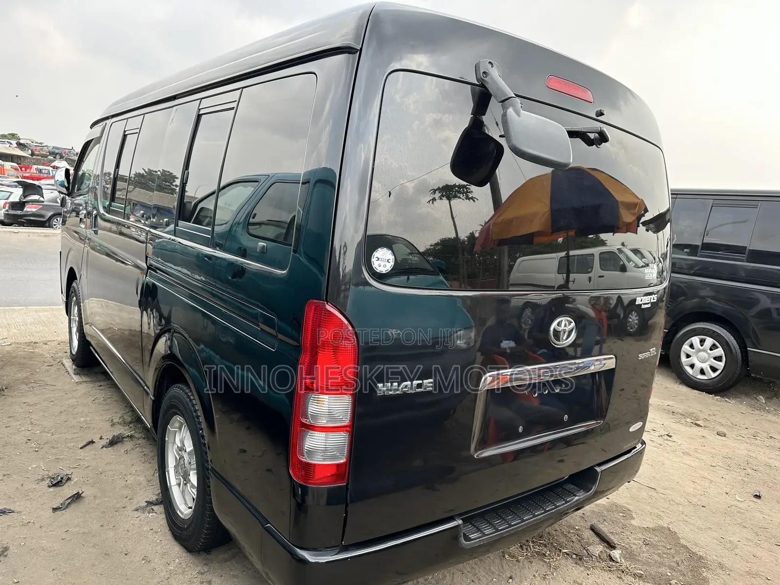 Toyota HiAce 2010 Black