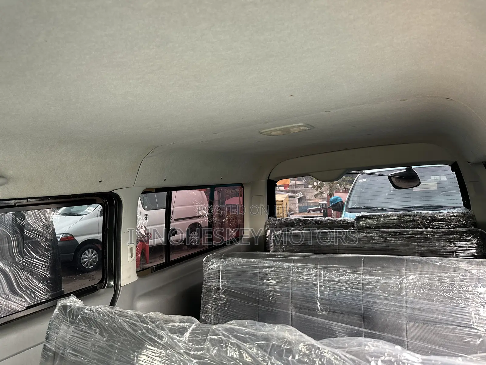 Toyota HiAce 2010 Black