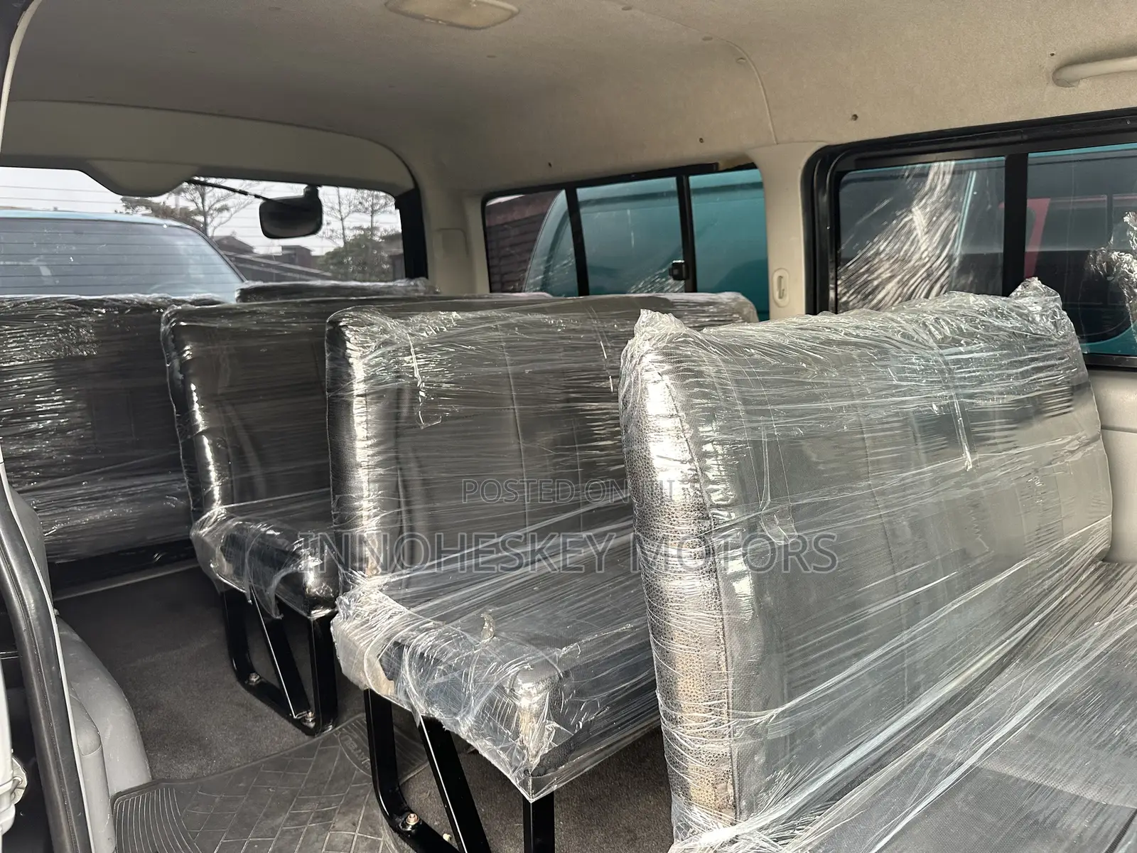 Toyota HiAce 2010 Black