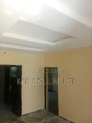 Mini Flat in Common Wealth Estate, Akala Express for rent