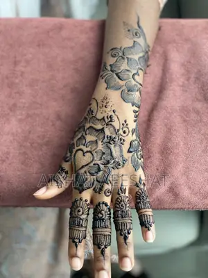 Henna Design Artist (Temporary Tattooo)