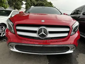 Mercedes-Benz GLA 250 2015 Red