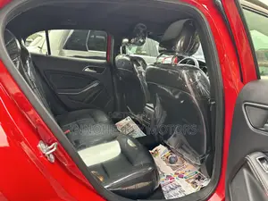 Mercedes-Benz GLA 250 2018 Red