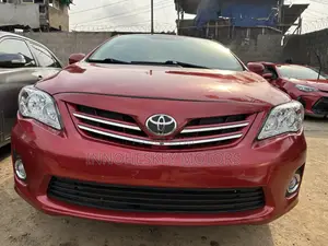 Photo - Toyota Corolla 2013 Red