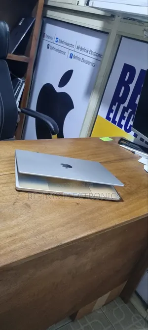Laptop Apple MacBook Pro 2021 M1 32GB Apple M1 Max SSD 1T