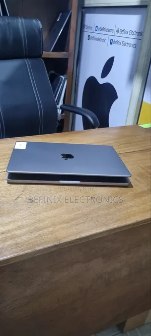 Laptop Apple MacBook Pro 2021 M1 16GB Apple M1 Pro SSD 512GB