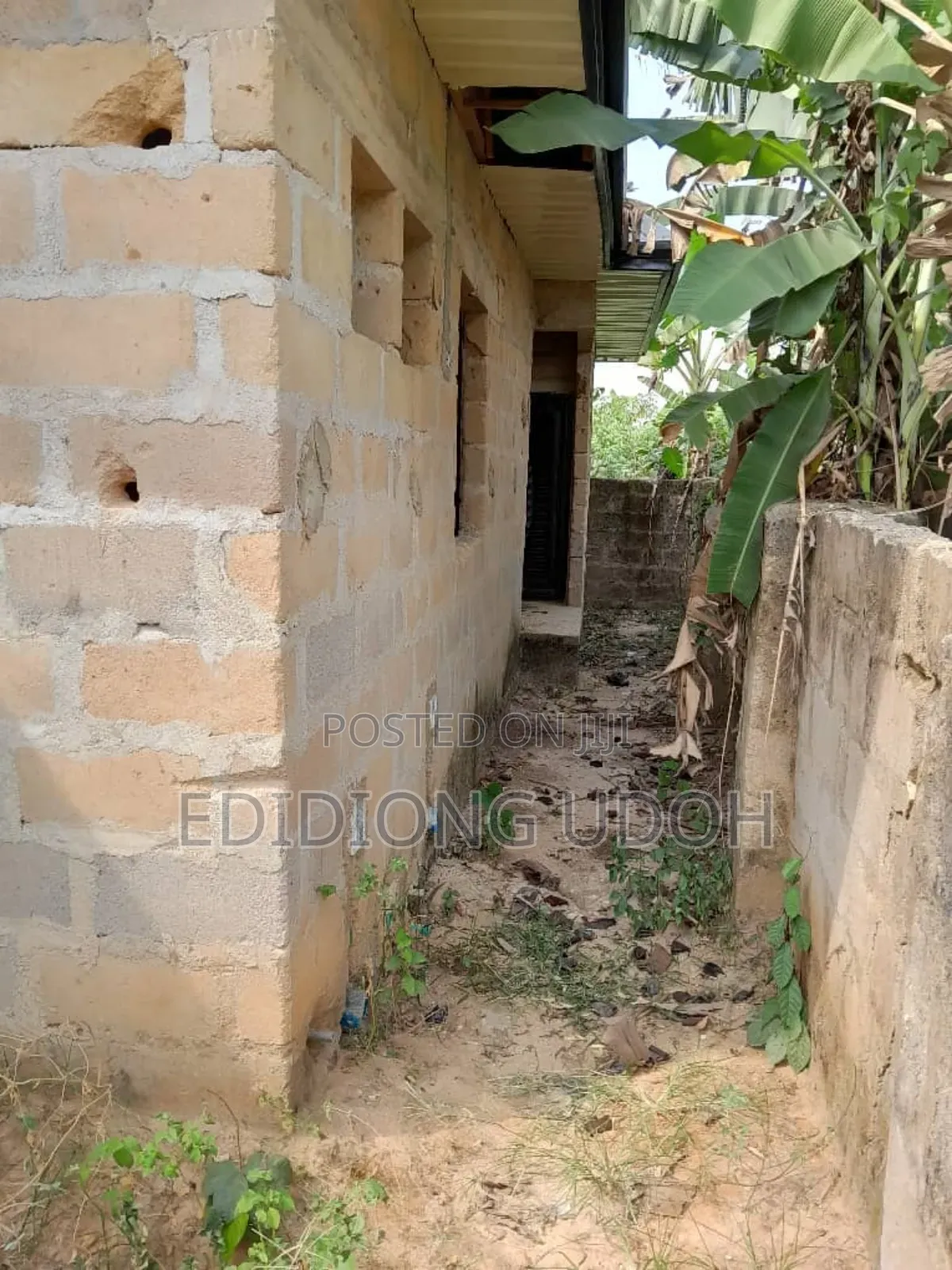 4bdrm Bungalow in Idoro Road, Uyo, for sale