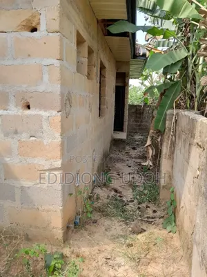4bdrm Bungalow in Idoro Road, Uyo, for sale