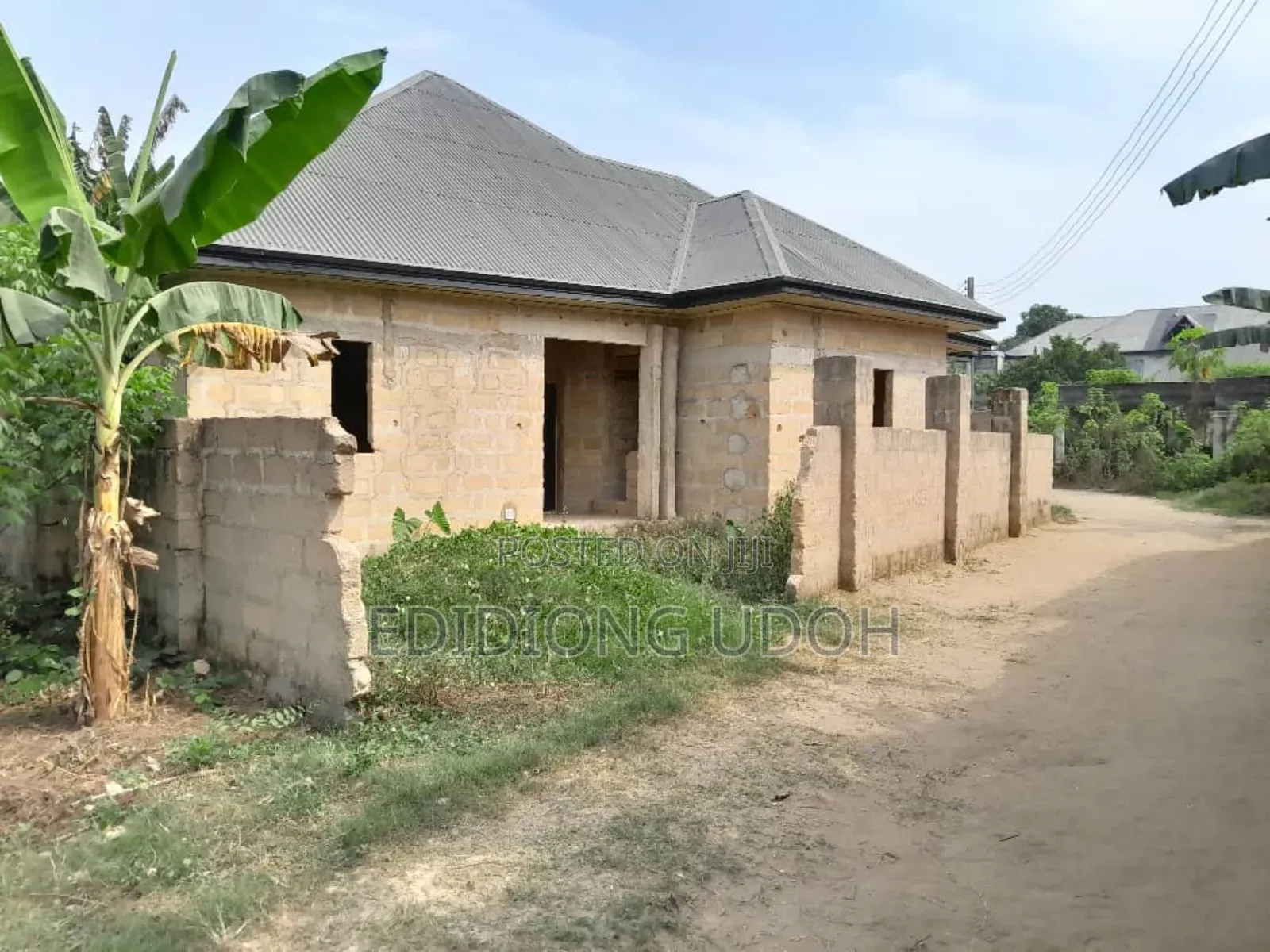 4bdrm Bungalow in Idoro Road, Uyo, for sale