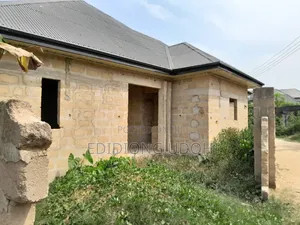 4bdrm Bungalow in Idoro Road, Uyo, for sale