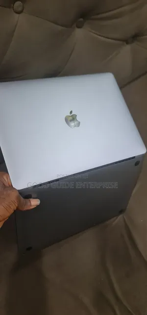 Laptop Apple MacBook Pro 2020 8GB Intel Core I5 SSD 256GB