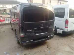 Toyota HiAce 2015 Black