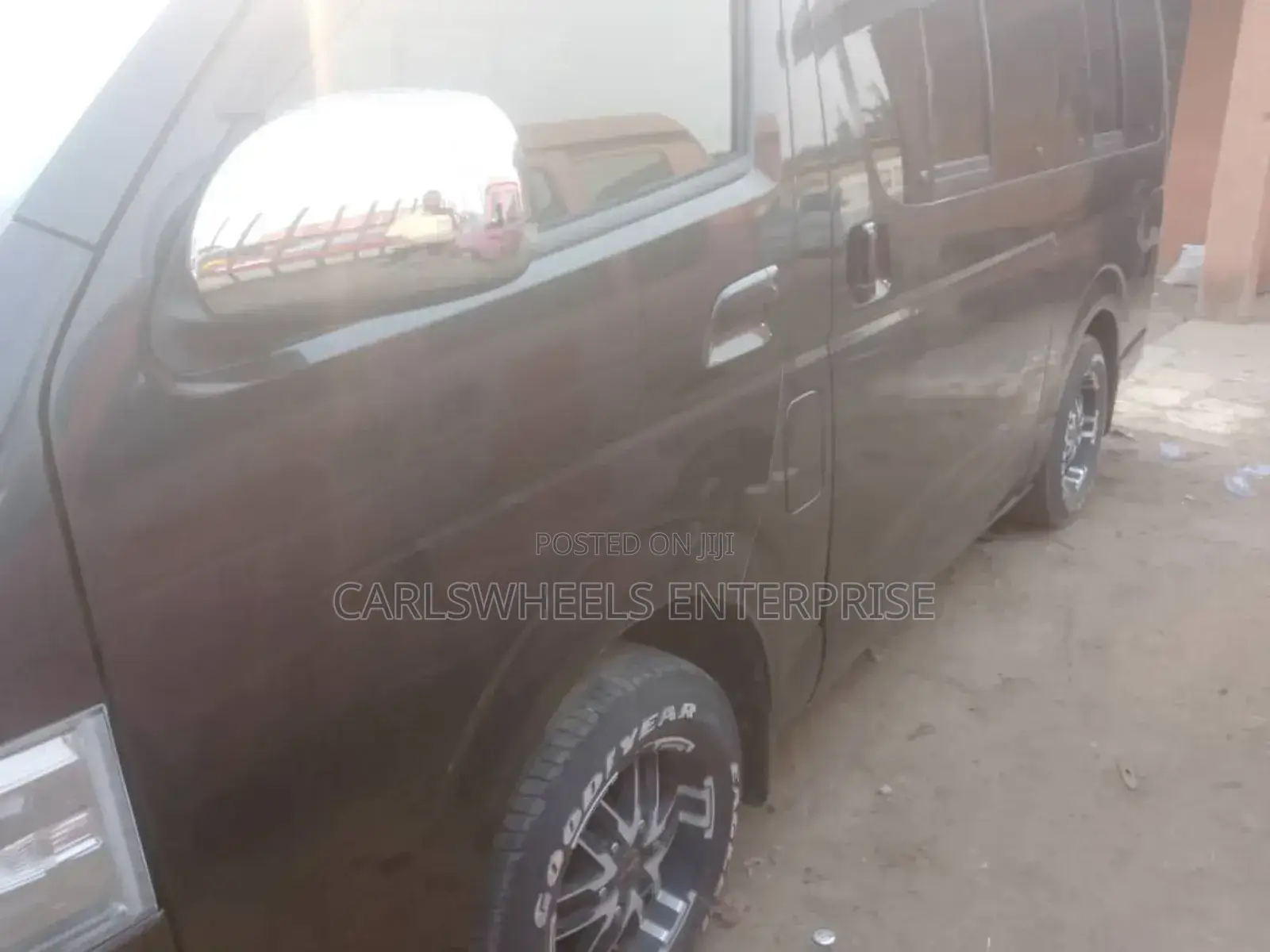 Toyota HiAce 2015 Black