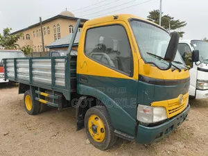 Photo - Dyna Truck 6tyres
