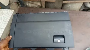 Pitching Hole/Glove Compartment Prado2010-2021
