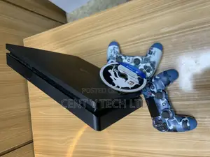 Playstation 4 Slim With 2 Pads an Mk
