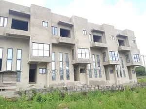 5bdrm Townhouse/Terrace in Behind Hall7, Mbora for sale
