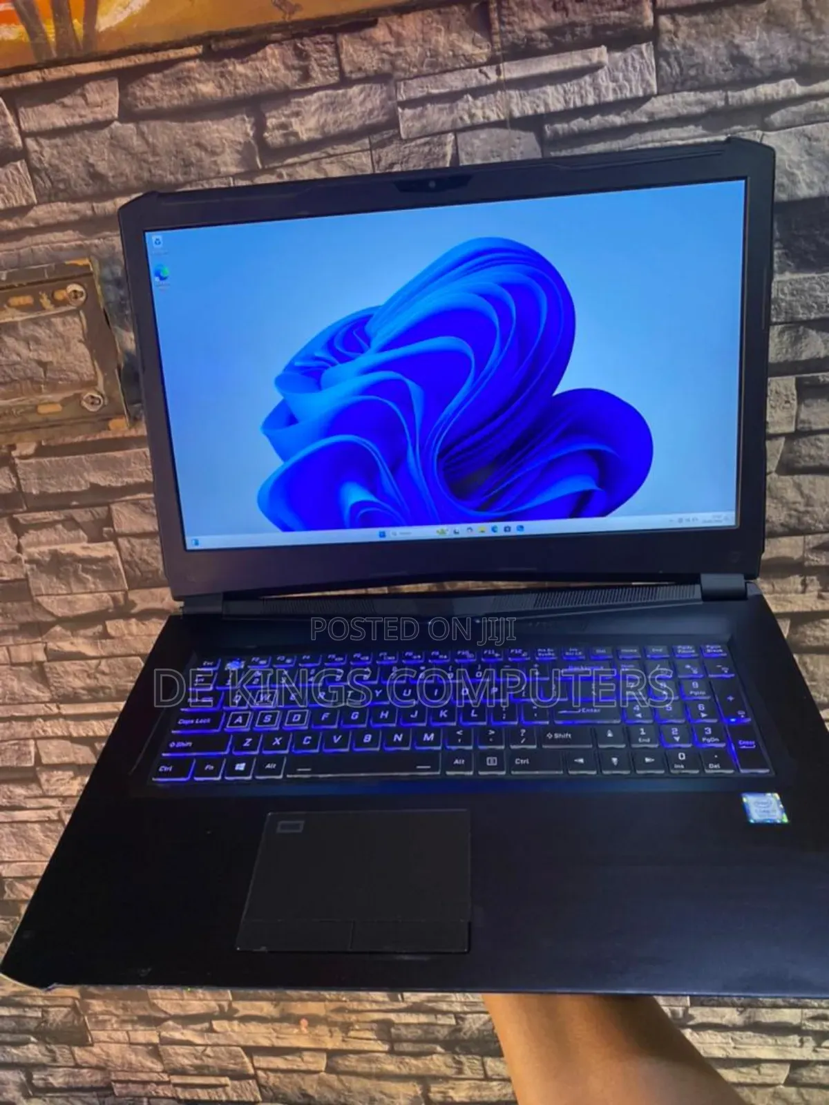 Laptop Clevo P17SM 8GB Intel Core i7 SSHD+SSD 1.5T
