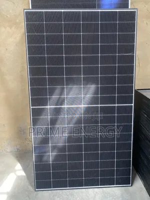 All-Black Mono-Crystalline Solar Panel