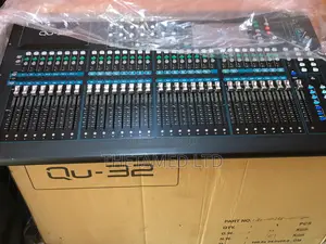 Qu-32 Digital Mixer