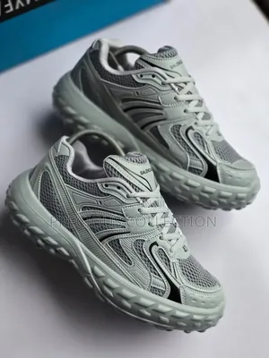 Unisex Stock Fashion Sneakers