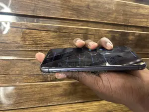 Apple iPhone 11 64 GB Black