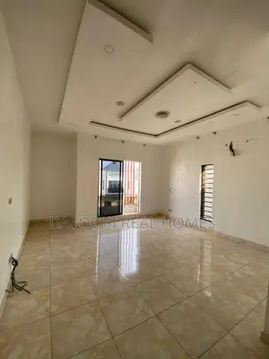 4bdrm Duplex in Chevron for rent