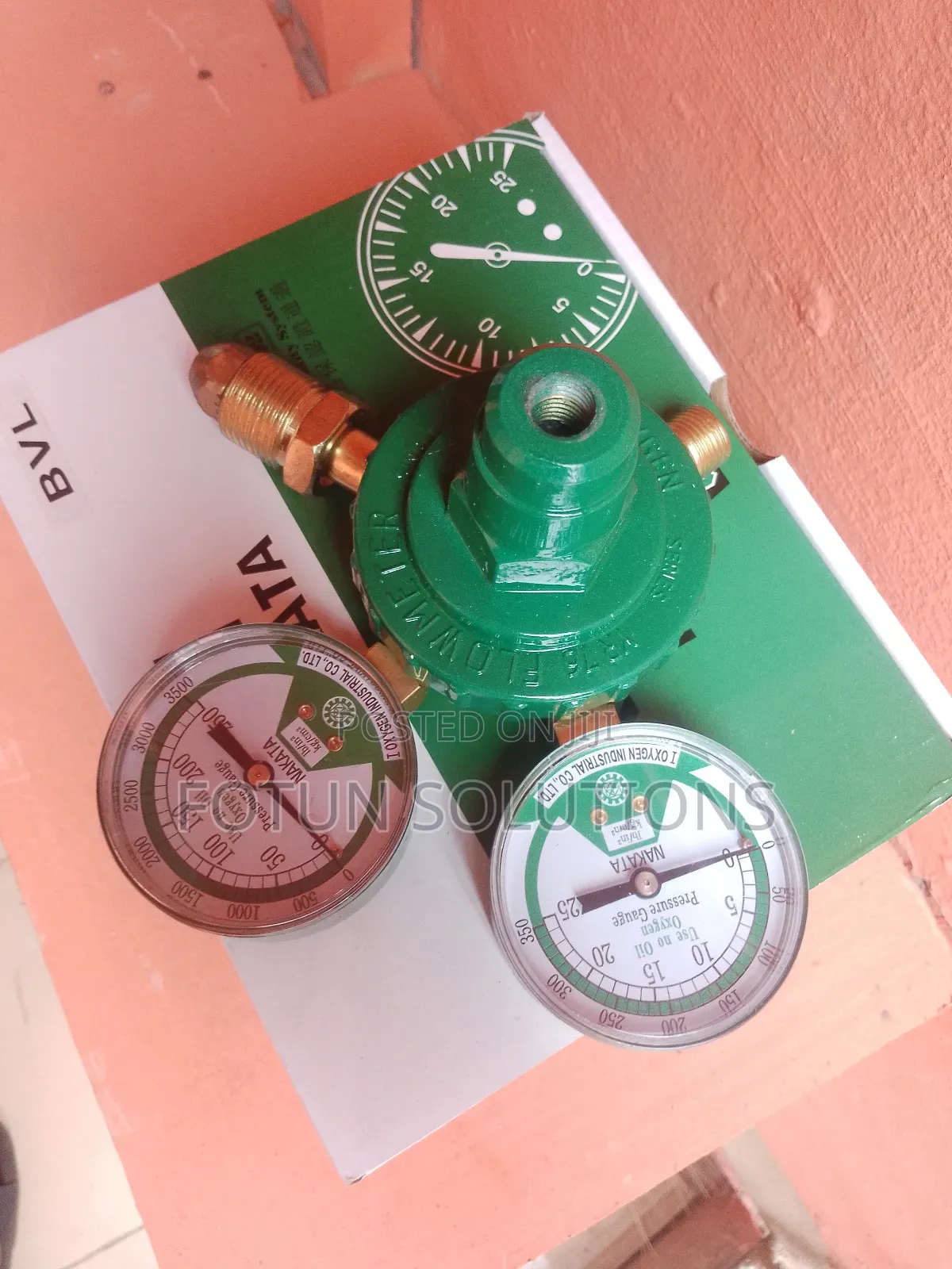 Oxygen Regulator