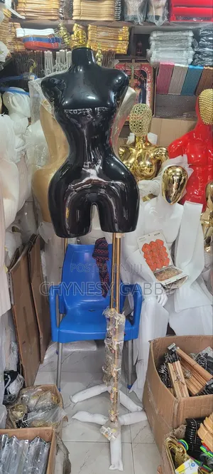 Glossy Black BBL Female Fiber Mannequin