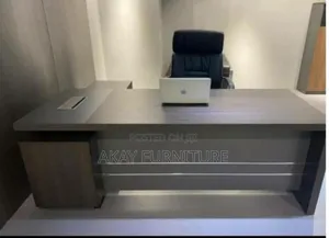 Executive Table Size 1.6 Meters