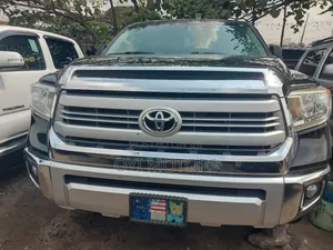 Photo - Toyota Tundra 2018 Black