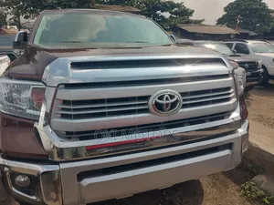 Photo - Toyota Tundra 2017 Brown