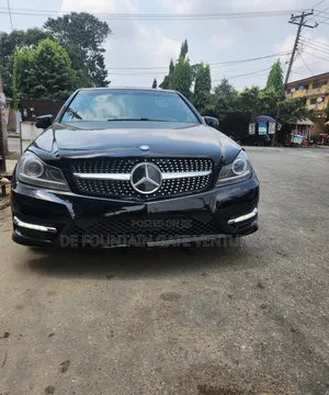 Mercedes-Benz C300 2013 Black