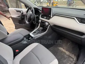 Toyota RAV4 XLE 2022 Black
