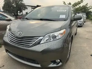 Toyota Sienna LE 7 Passenger 2012 Green