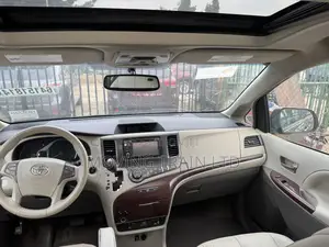 Toyota Sienna LE 7 Passenger 2012 Green