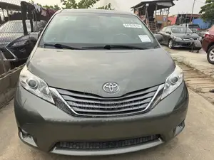 Toyota Sienna LE 7 Passenger 2012 Green