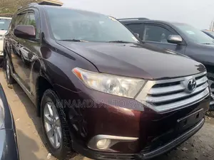 Photo - Toyota Highlander 2014 Red