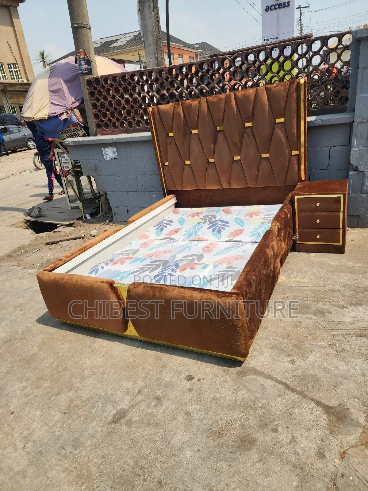 Ulphostery Padded Bed Frame With One Side Drawer