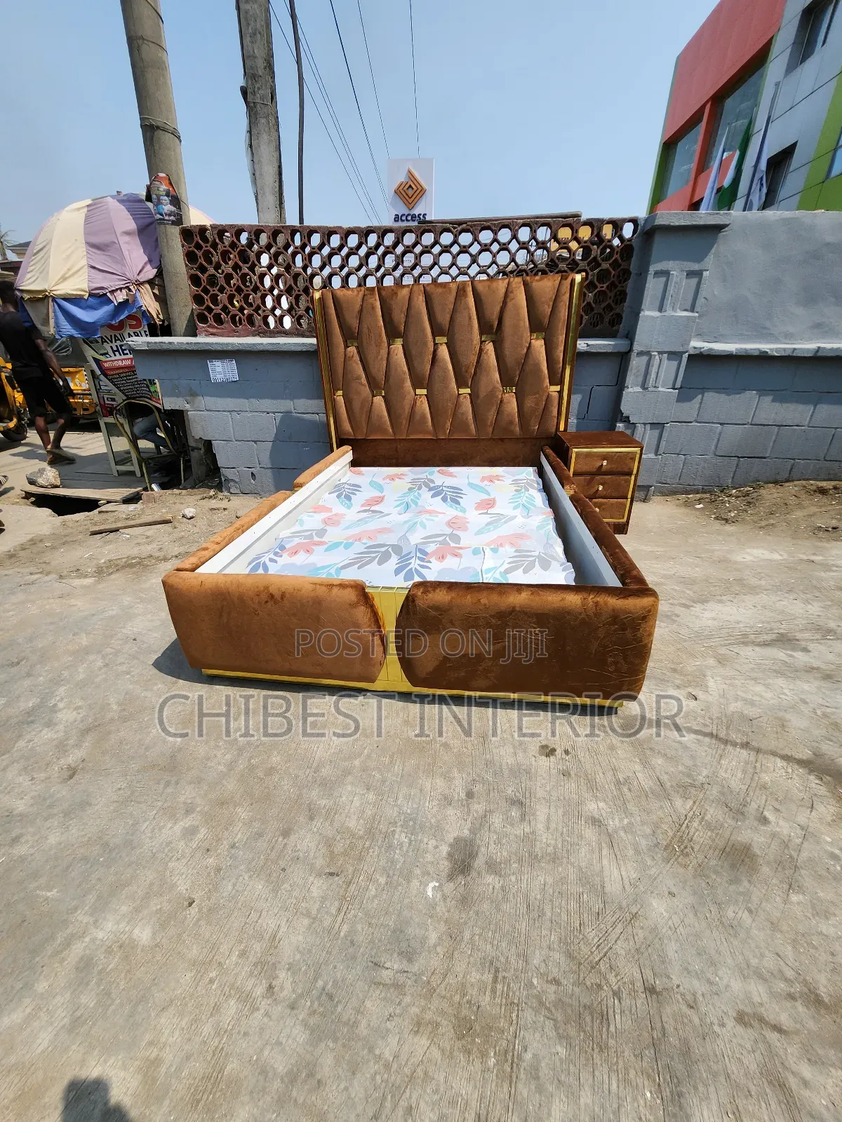 4.5by6 Bed Stand With Side Drawer