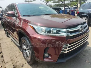 Toyota Highlander XLE V6 4x4 (3.5L 6cyl 6A) 2016 Red