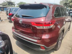 Toyota Highlander XLE V6 4x4 (3.5L 6cyl 6A) 2016 Red