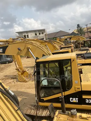 320 BL Excavator