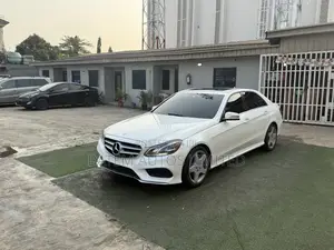 Mercedes-Benz E350 Base 4Matic Sedan AWD (3.5L 6cyl 7A) 2014 White