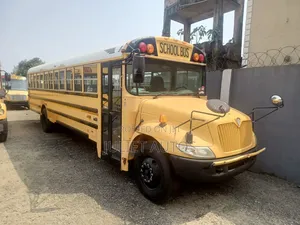 Freightliner M1235 2014 Yellow