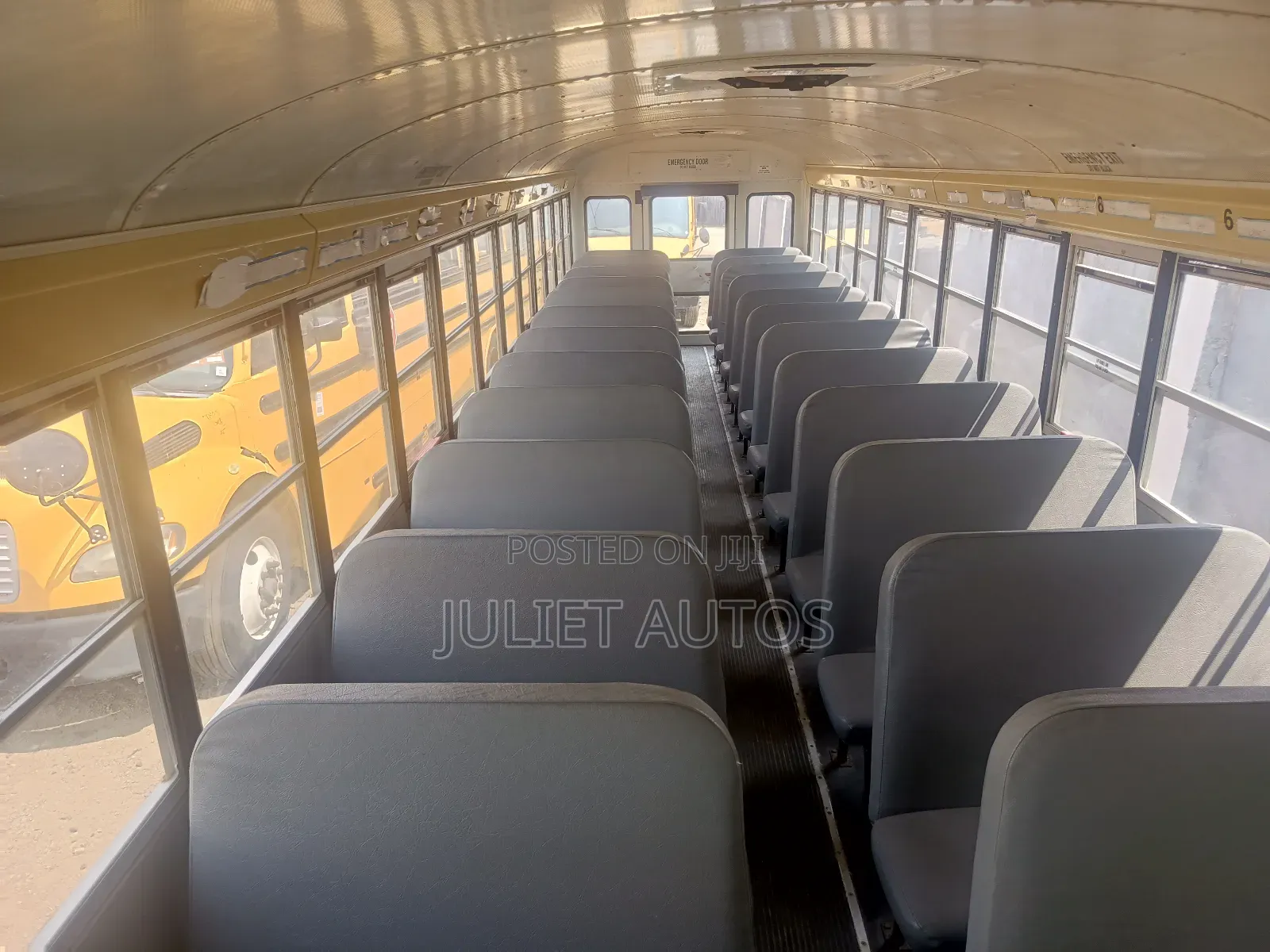 Freightliner M1235 2014 Yellow