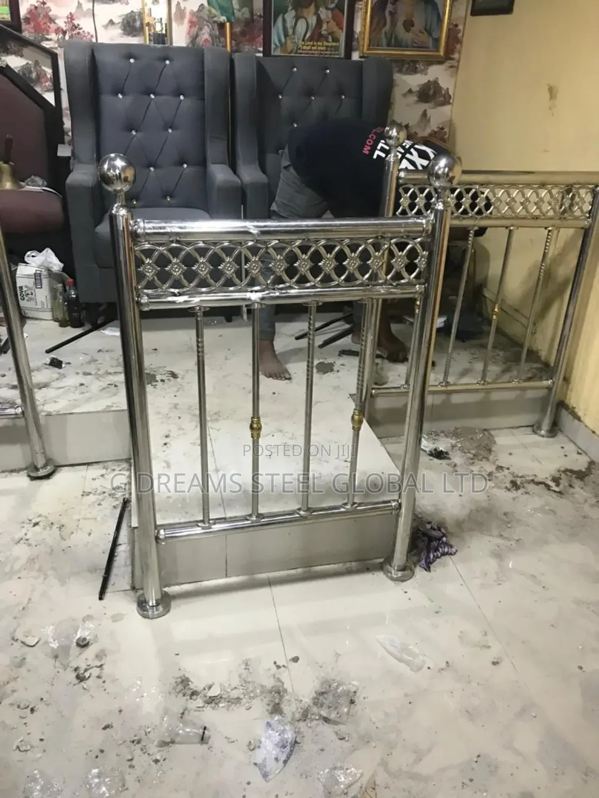 Alter Handrails