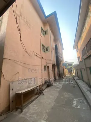 Furnished 3bdrm Block of Flats in Surulere for sale