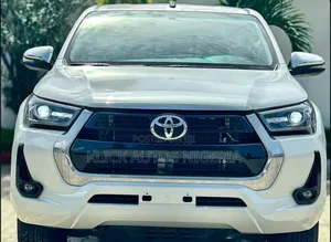 New Toyota Hilux 2024 White